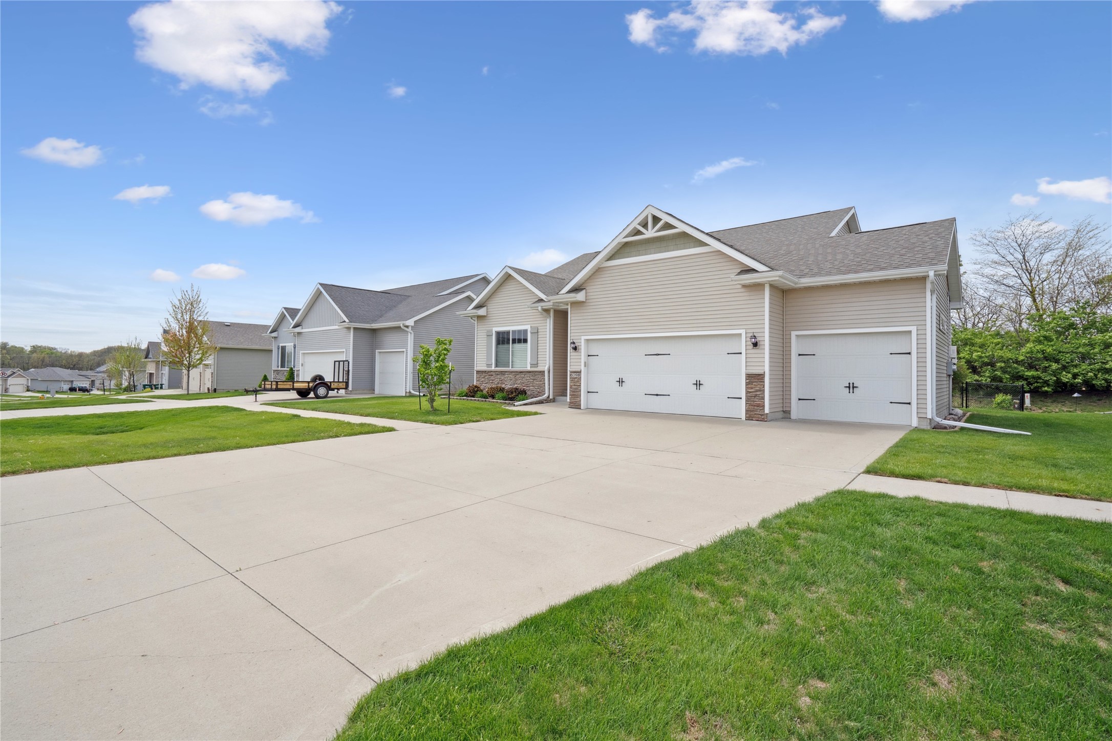 6398 NE 8th Court, Des Moines, Iowa image 2