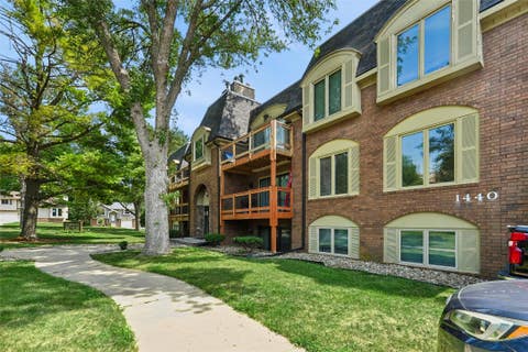 Condo For Sale - 1440 20th Street #9<br/> West Des Moines, IA 50265