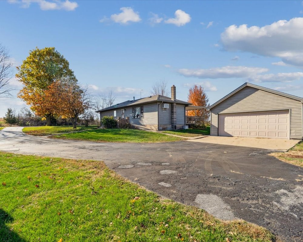 2307 E Pleasant Street