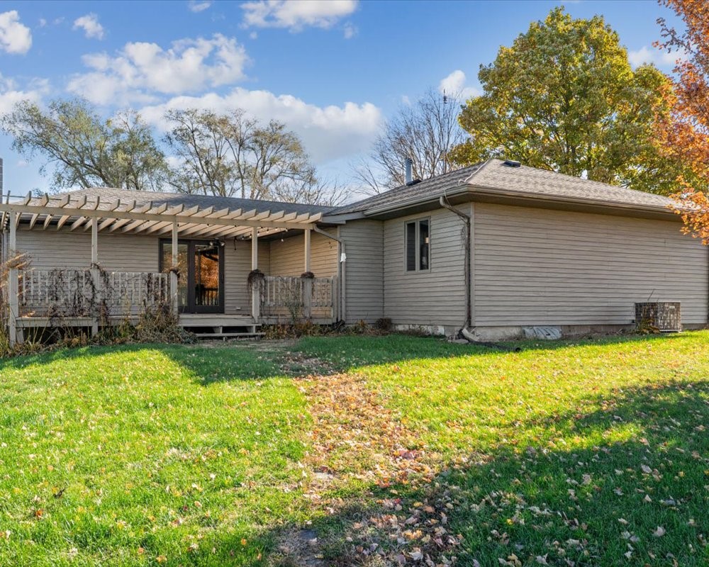 2307 E Pleasant Street