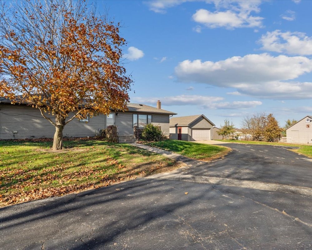 2307 E Pleasant Street