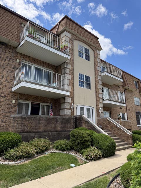 Condo For Sale - 516 Lincoln Street #303<br/> Pella, IA 50219