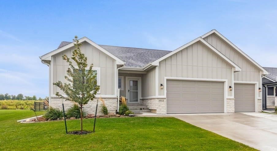 1011 Redbud Drive, Slater, Iowa image 2