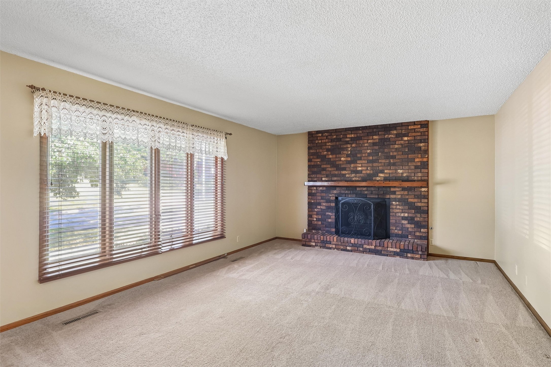 1546 W 4th Street