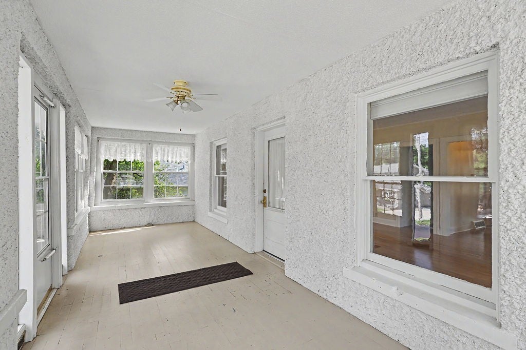 215 W 9th Street S - Photo 3