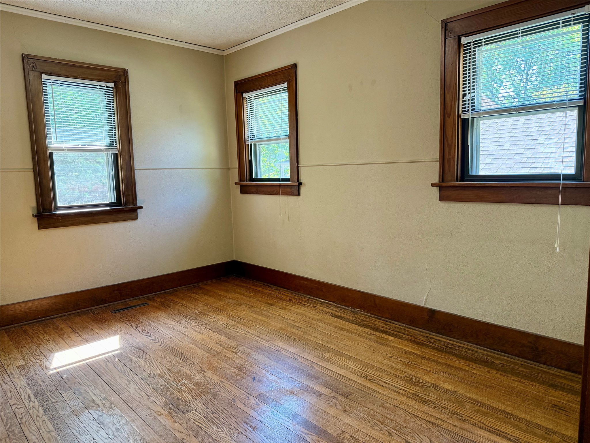 208 N Maple Avenue, Ames, Iowa image 6