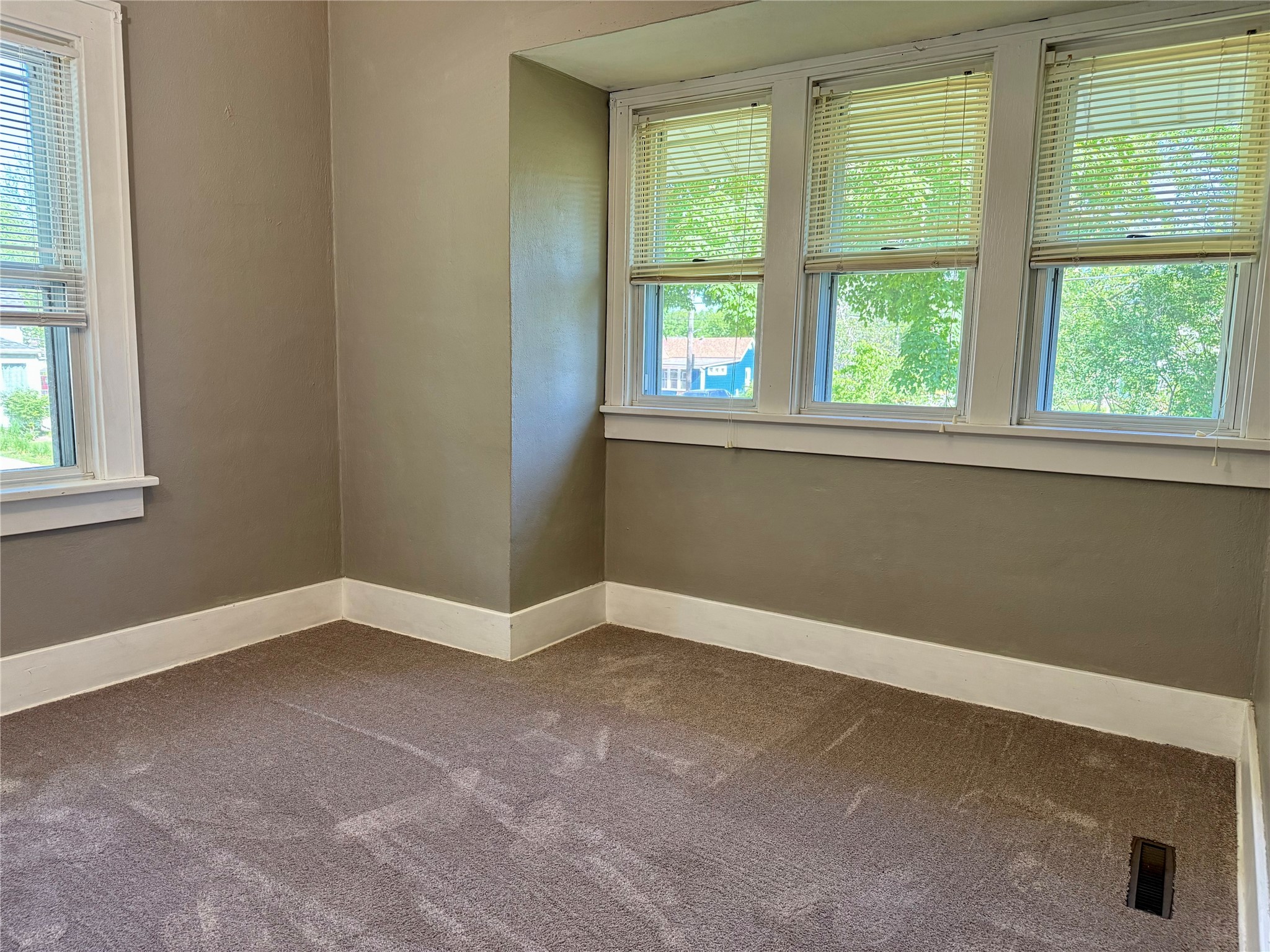 208 N Maple Avenue, Ames, Iowa image 11