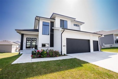 3217 Lakeview Drive SE Altoona IA 50009