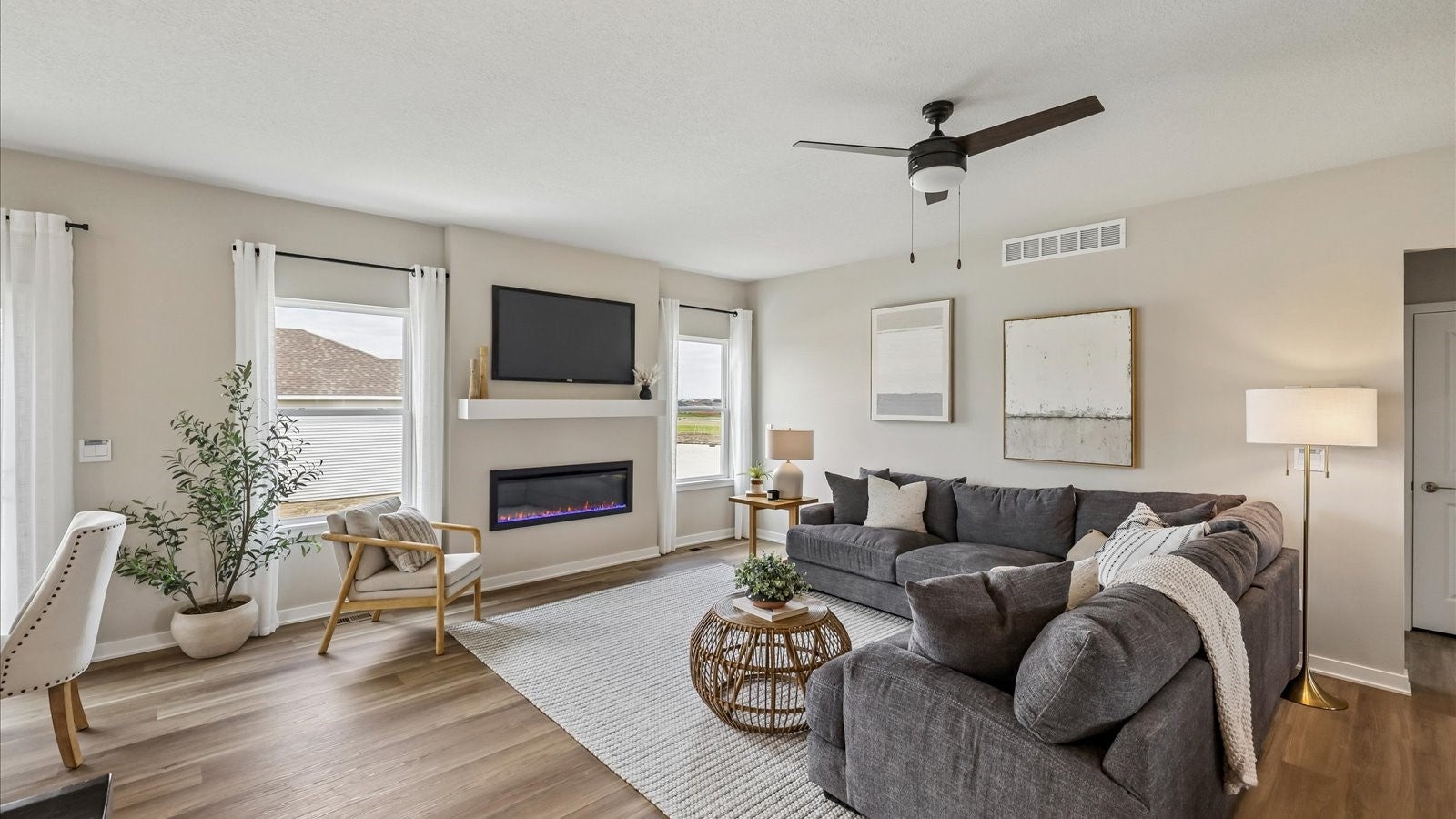 305 Kingfisher Court SW