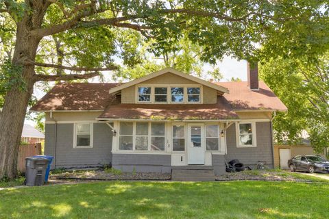 Homes For Sale - 1118 Euclid Avenue<br/> Des Moines, IA 50313