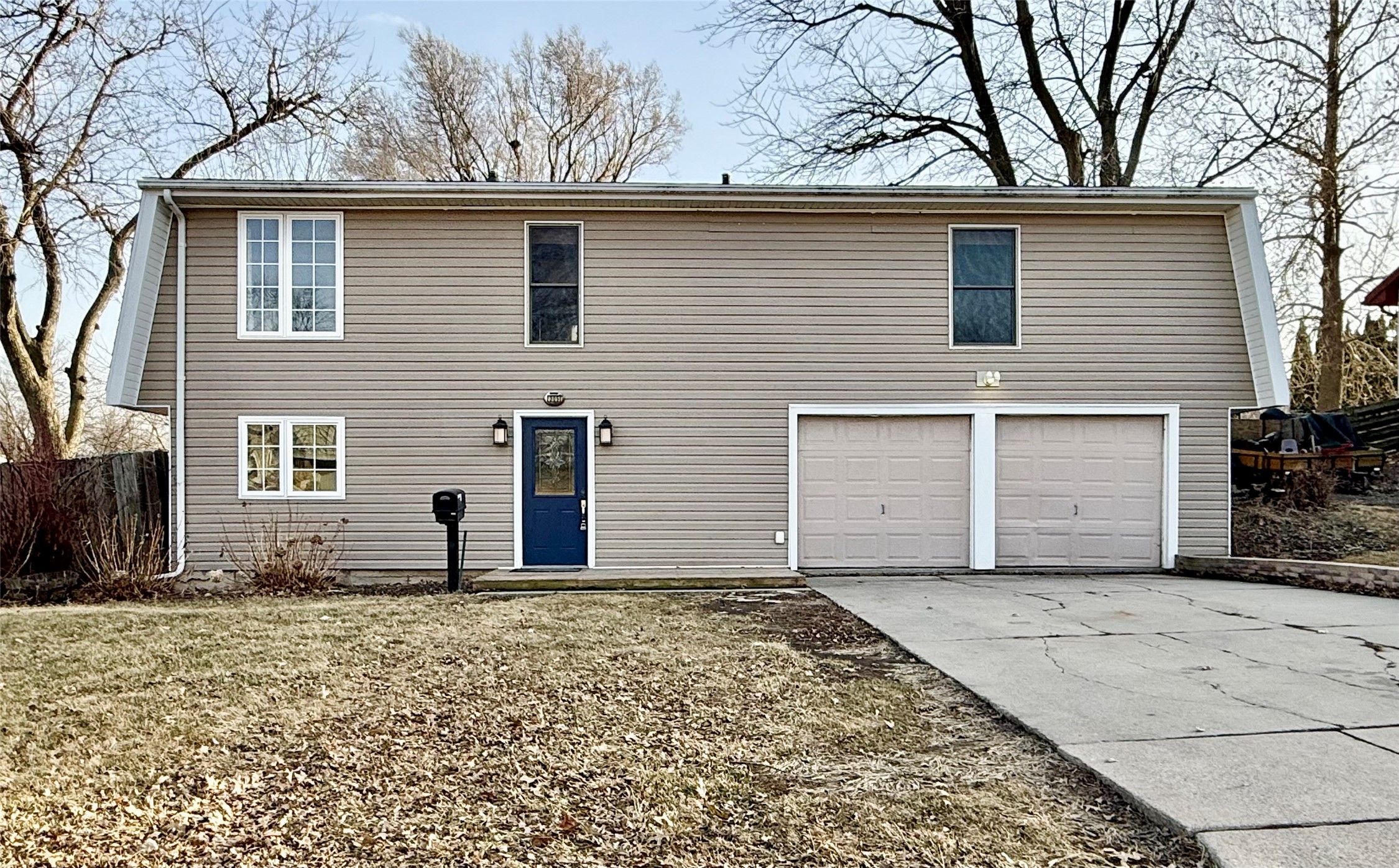 305 Friendly Drive, Marshalltown, Iowa image 2