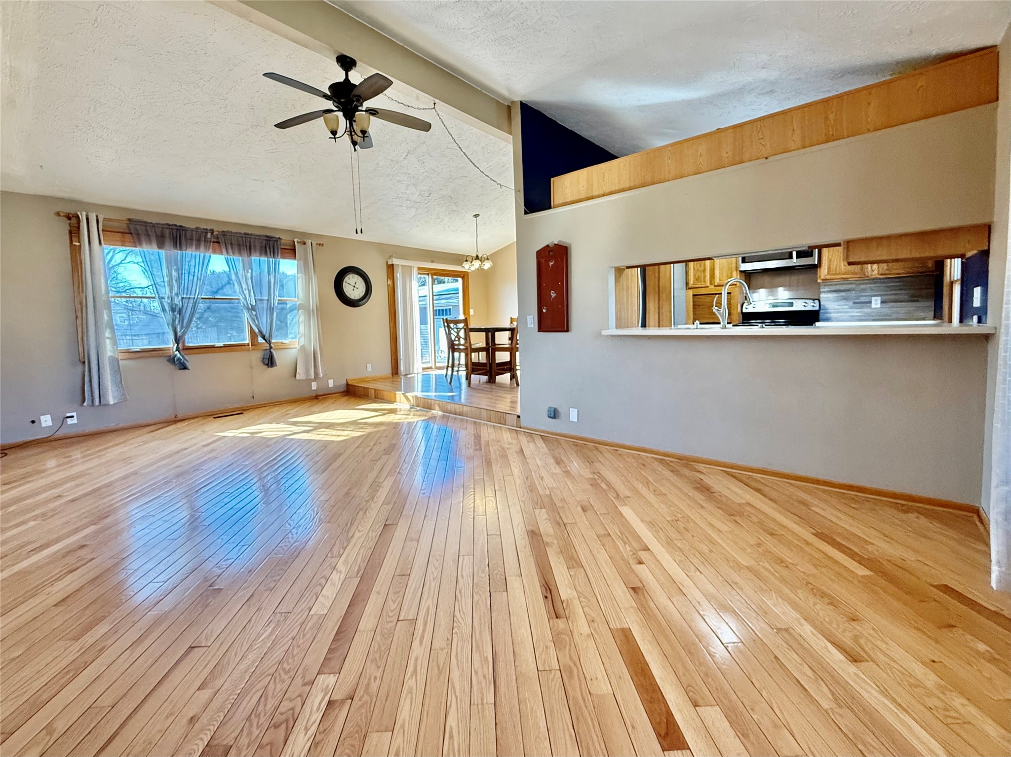 305 Friendly Drive, Marshalltown, Iowa image 4