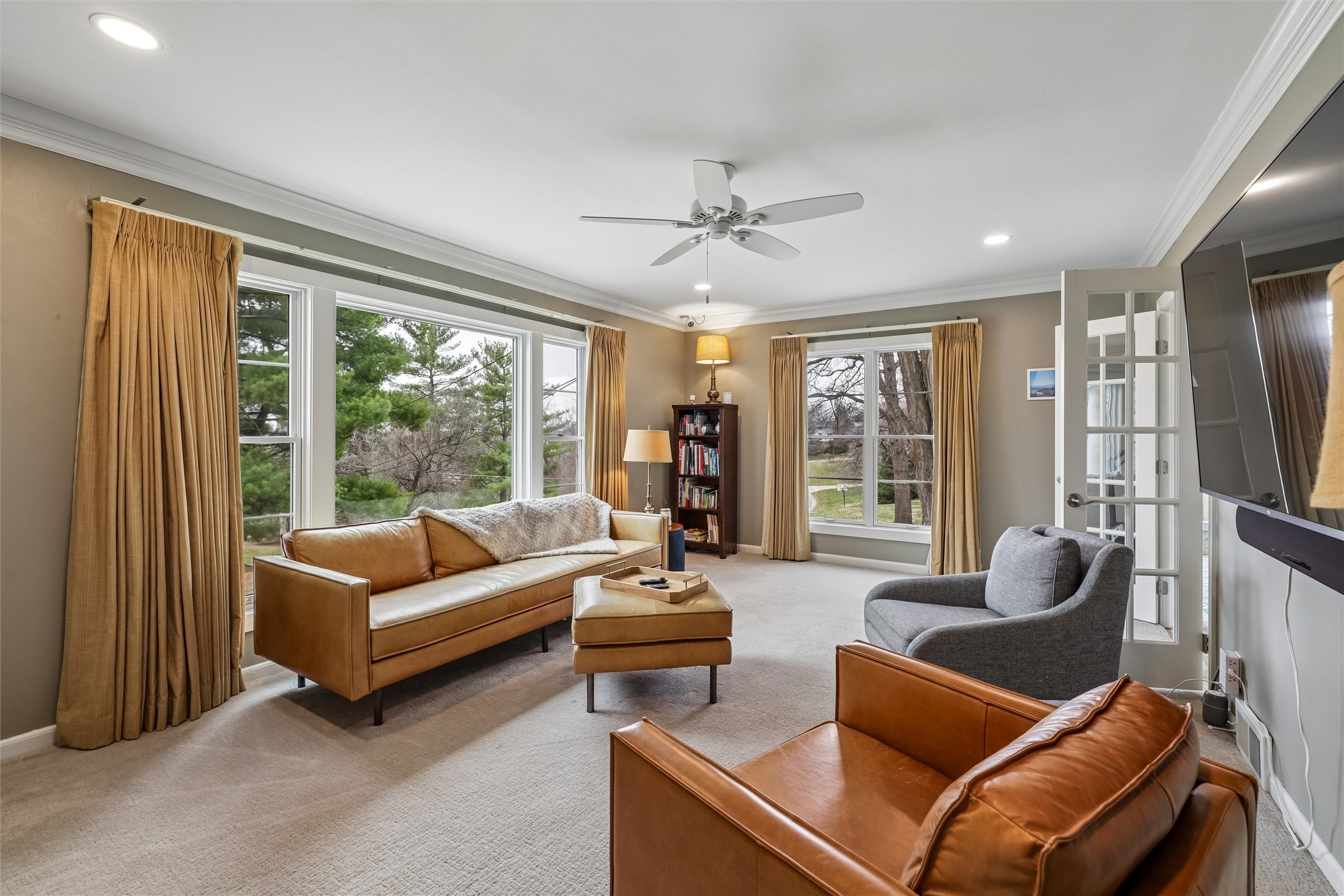 3939 River Oaks Drive