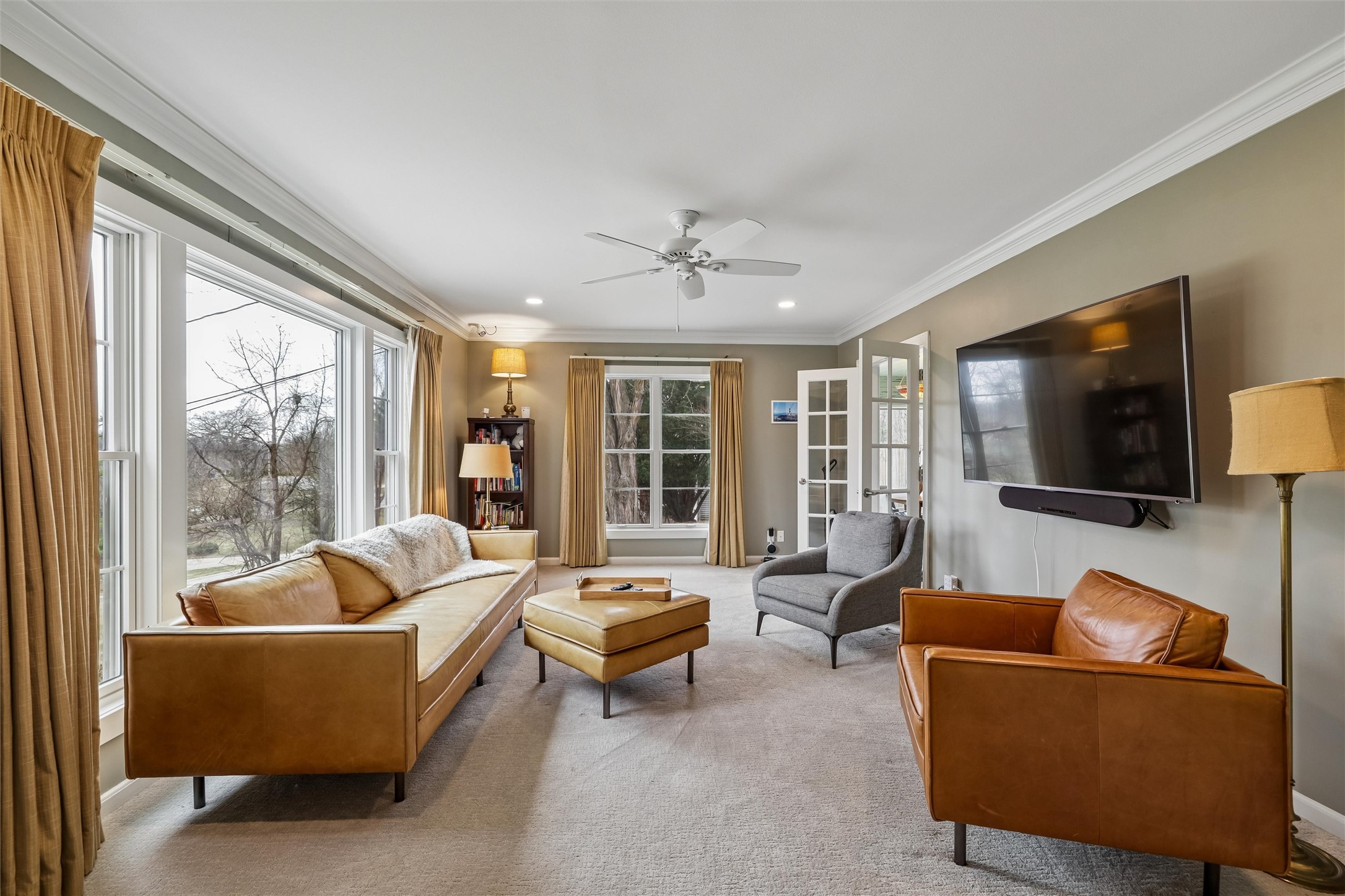 3939 River Oaks Drive