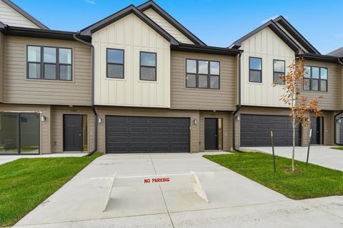 Condo For Sale - 1372 Meadow Rose Place<br/> Waukee, IA 50263