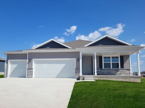 Homes For Sale - 2356 SE Billings Place<br/> West Des Moines, IA 50265