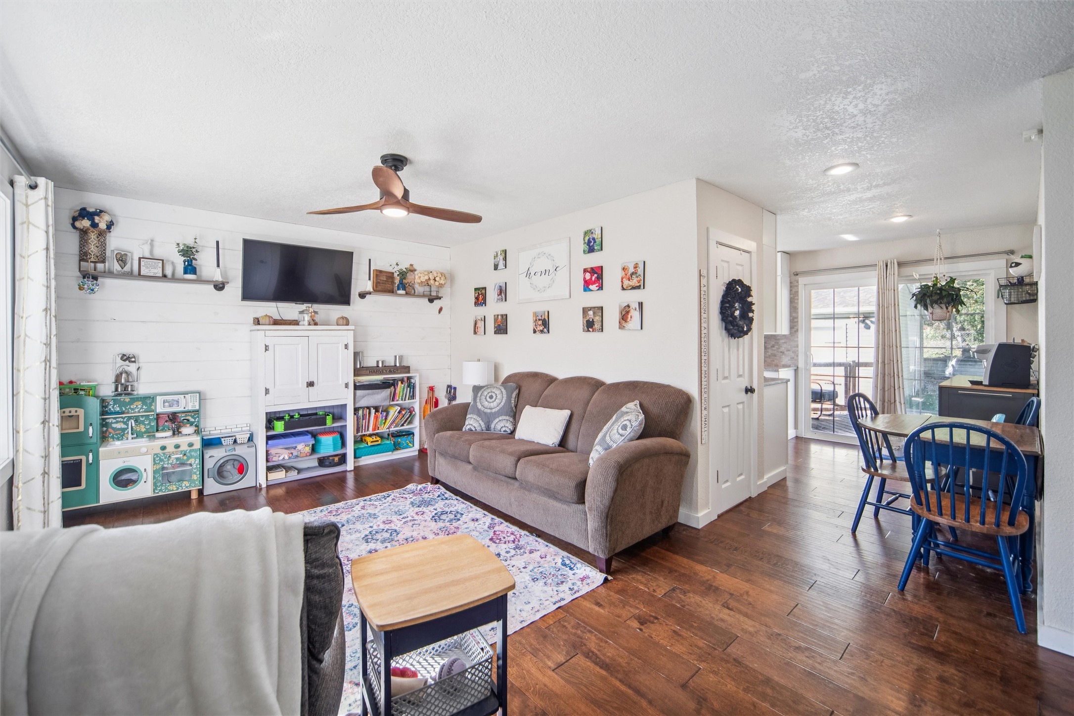 Martensdale, Iowa 50160, United States, 4 Bedrooms Bedrooms, ,2 BathroomsBathrooms,Residential,Active,232763