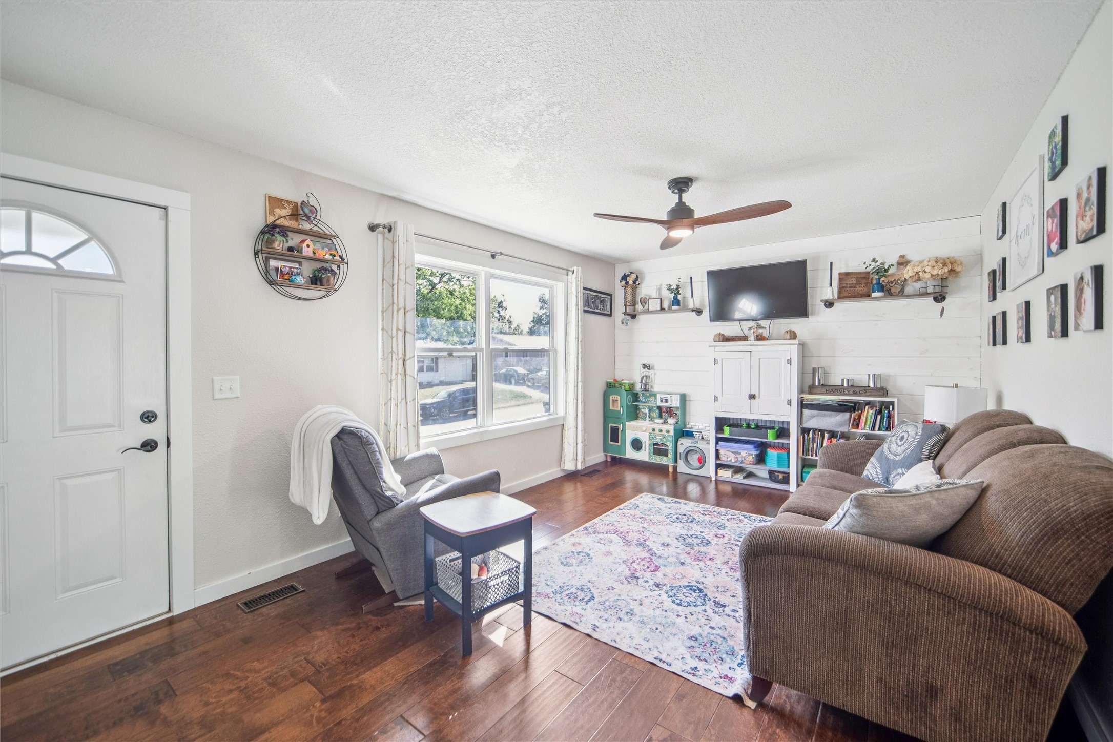 Martensdale, Iowa 50160, United States, 4 Bedrooms Bedrooms, ,2 BathroomsBathrooms,Residential,Active,232763