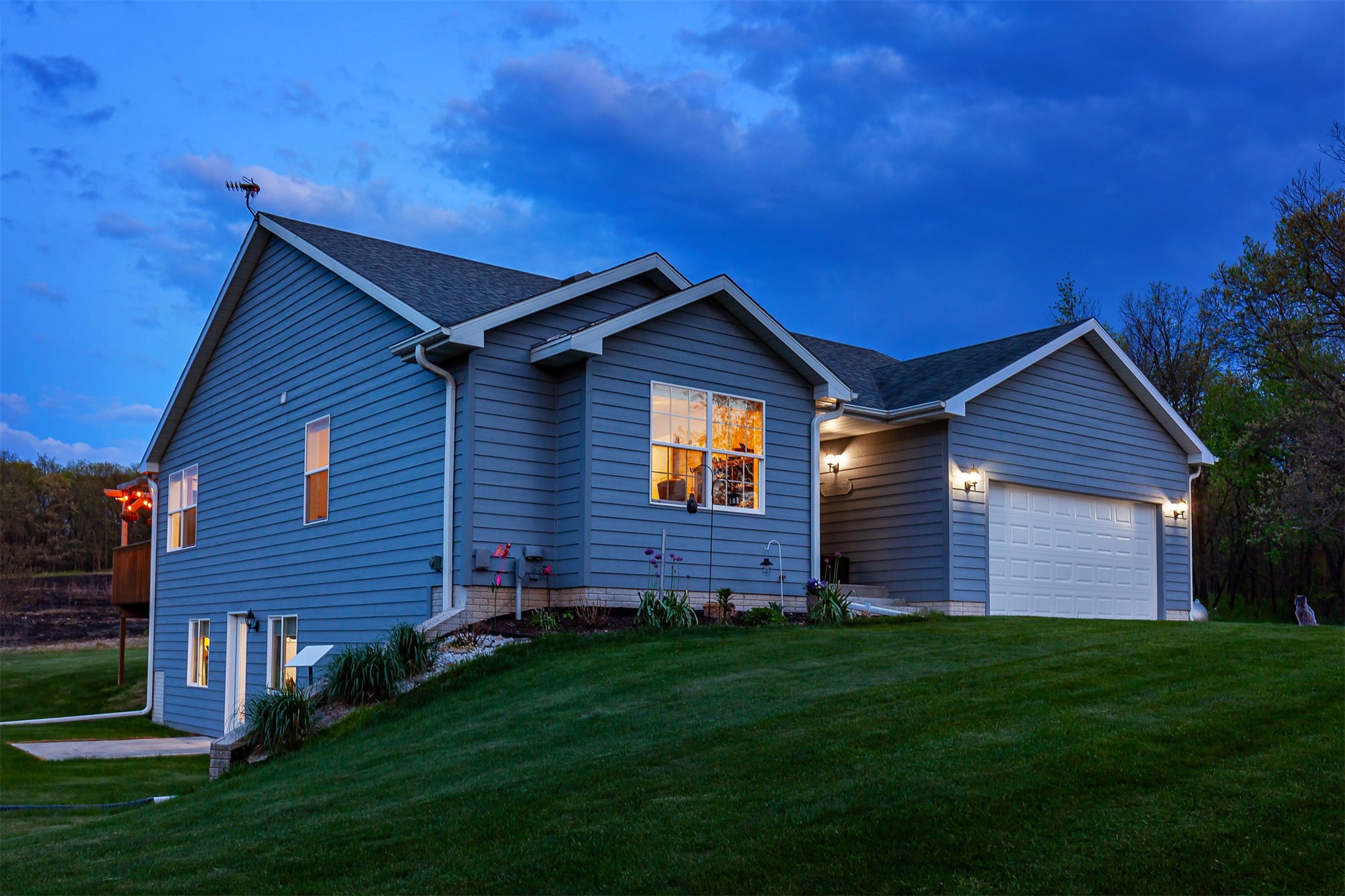 2364 Bittersweet Avenue, Winterset, Iowa image 1