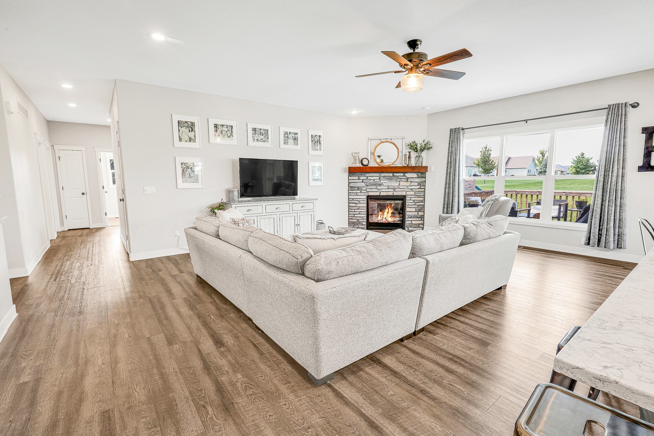 912 Fountain View Drive