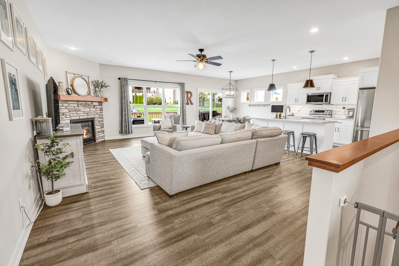 912 Fountain View Drive