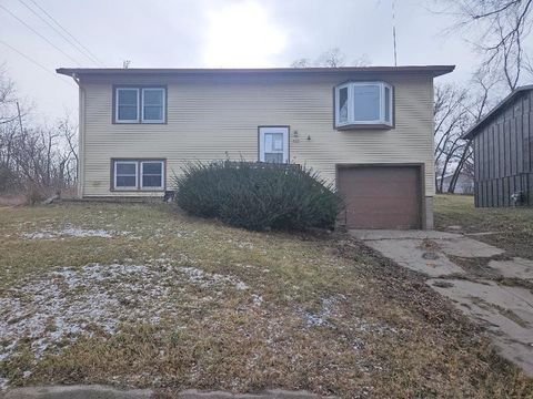 Apartment For Sale - 602 E Armory Avenue<br/> Lucas County, Chariton, IA 50049