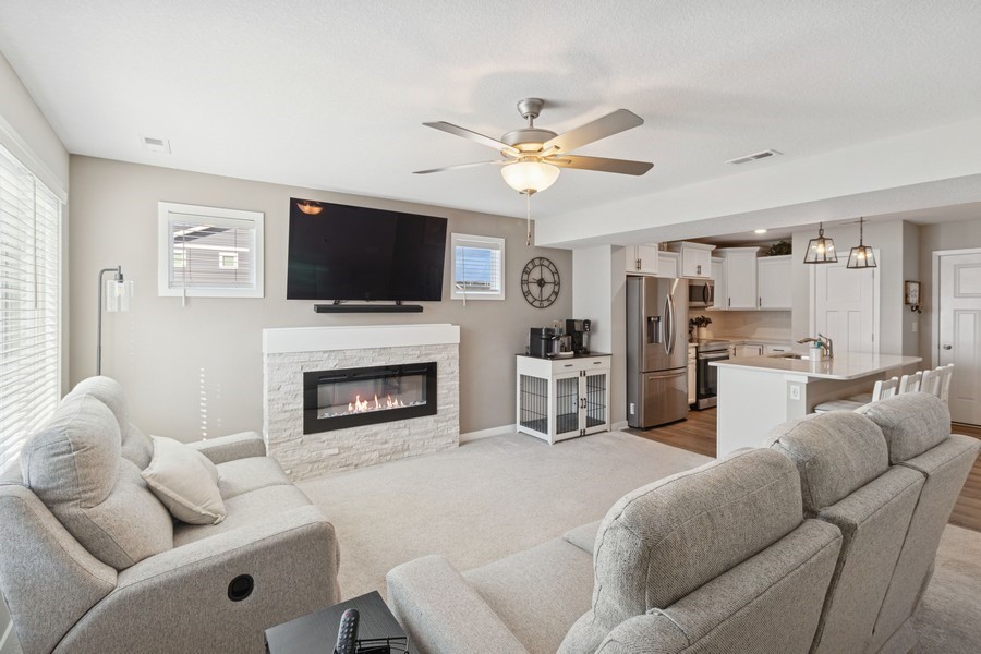1049 NE 58th Lane, Ankeny, Iowa image 2