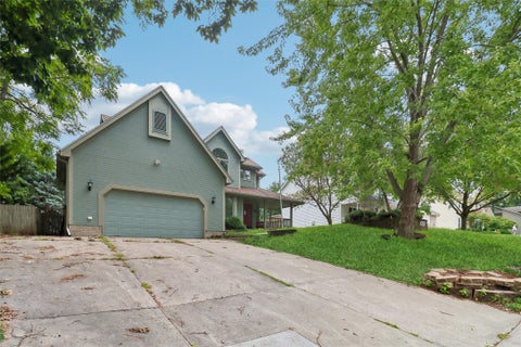 Homes For Sale - 467 Edgewood Lane<br/> Polk County, Pleasant Hill, IA 50327