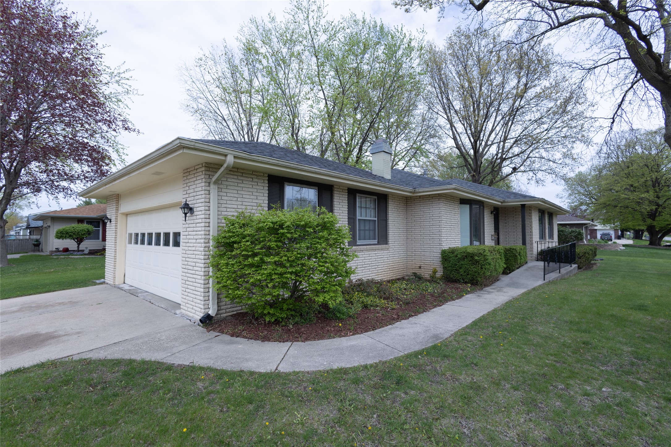1606 N 8th Avenue, Newton, Iowa image 2