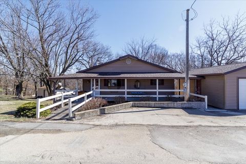 Homes For Sale - 1275 Holiday Lane<br/> Brooklyn, IA 52211