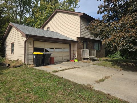 Homes For Sale - 1000 3rd Street<br/> Waukee, IA 50263