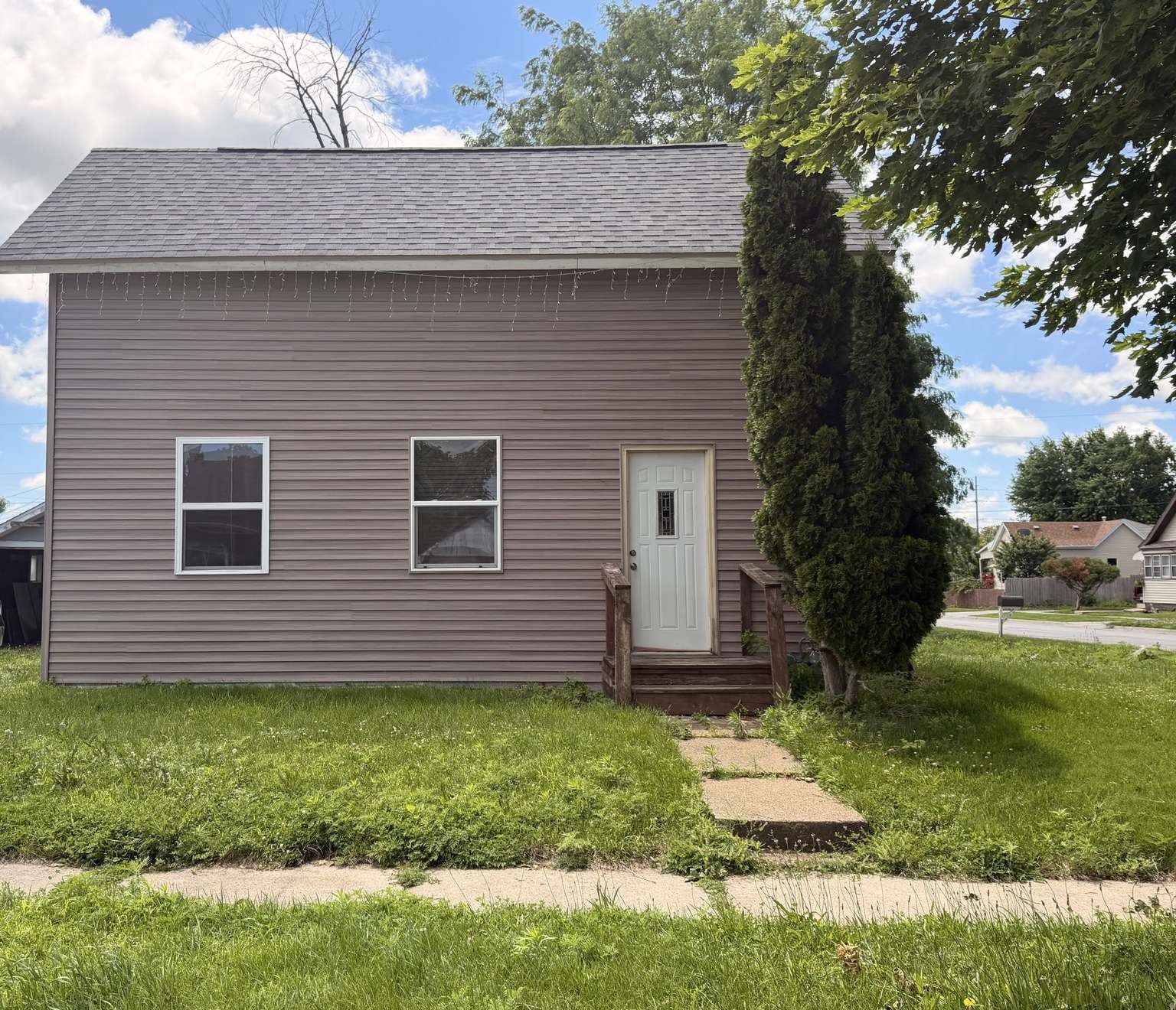 Photo 1 of 27 — 701 Woodbury Station, Marshalltown, IA 50158