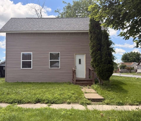 Homes For Sale - 701 Woodbury Station<br/> Marshalltown, IA 50158