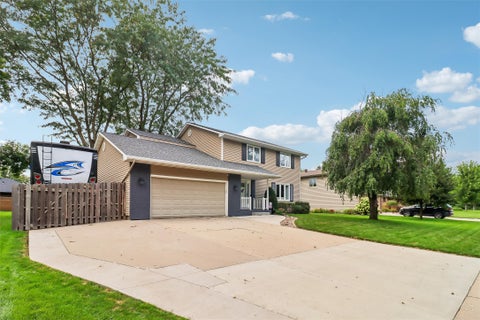 Homes For Sale - 5905 Crabapple Lane<br/> Johnston, IA 50131