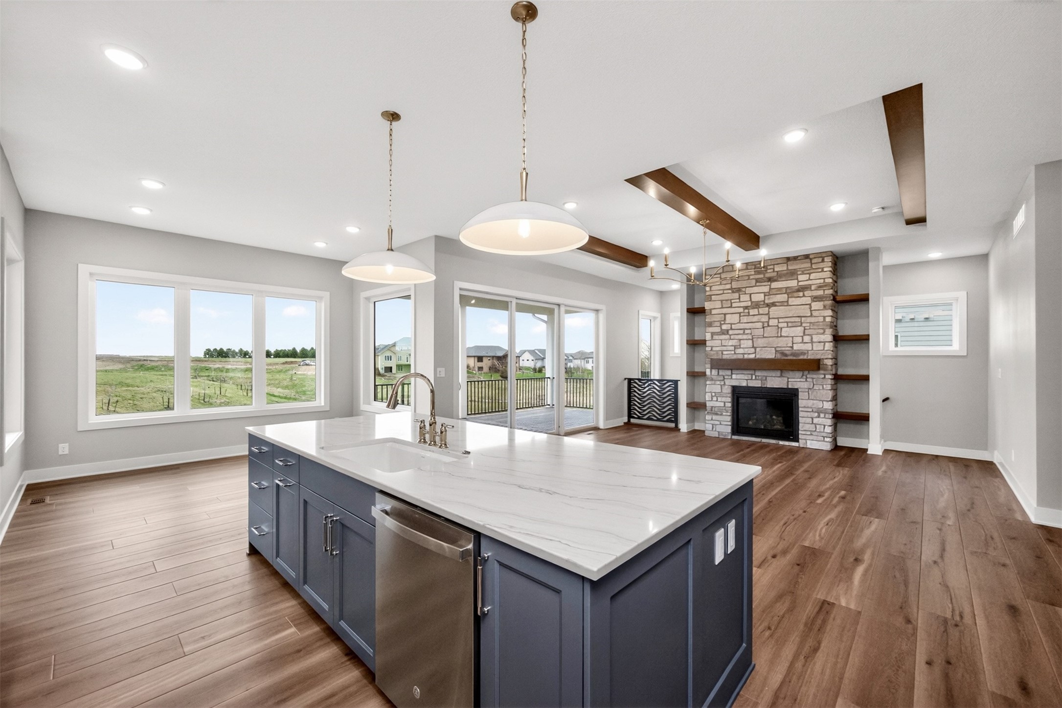 Urbandale, Iowa, 50323, United States, 4 Bedrooms Bedrooms, ,5 BathroomsBathrooms,Residential,Active,1945186