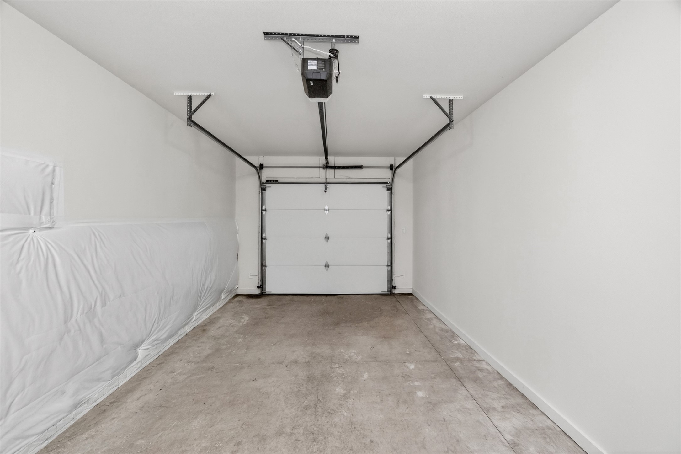 Urbandale, Iowa, 50323, United States, 4 Bedrooms Bedrooms, ,5 BathroomsBathrooms,Residential,Active,1945186