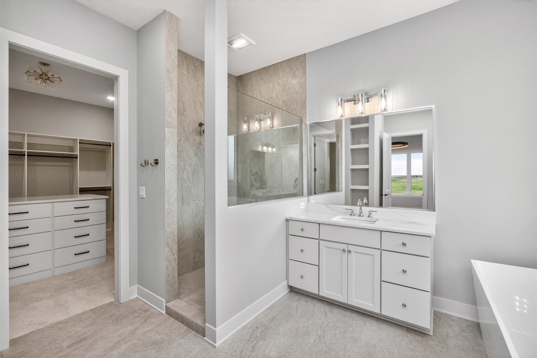Urbandale, Iowa, 50323, United States, 4 Bedrooms Bedrooms, ,5 BathroomsBathrooms,Residential,Active,1945186