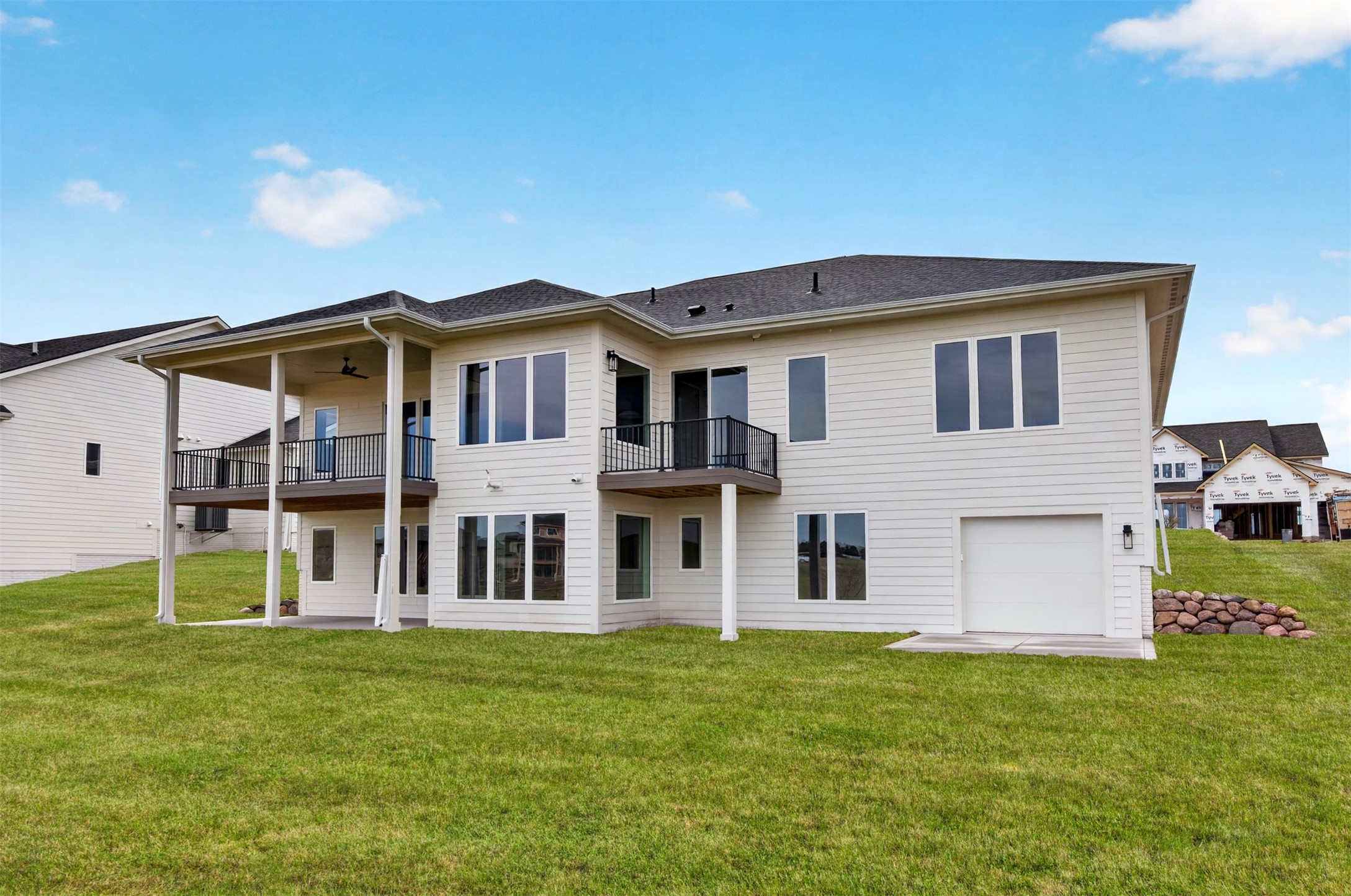 Urbandale, Iowa, 50323, United States, 4 Bedrooms Bedrooms, ,5 BathroomsBathrooms,Residential,Active,1945186