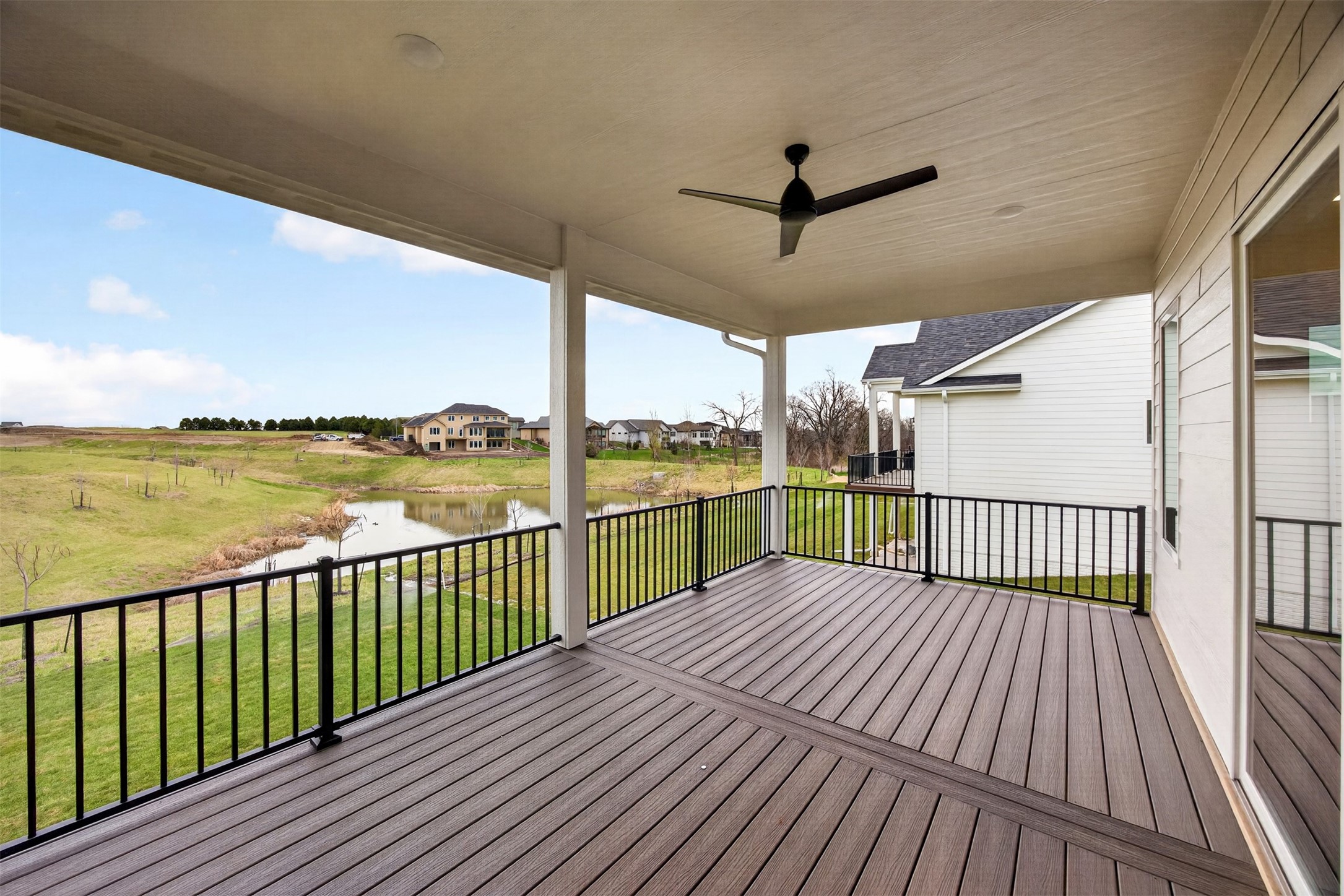 Urbandale, Iowa, 50323, United States, 4 Bedrooms Bedrooms, ,5 BathroomsBathrooms,Residential,Active,1945186