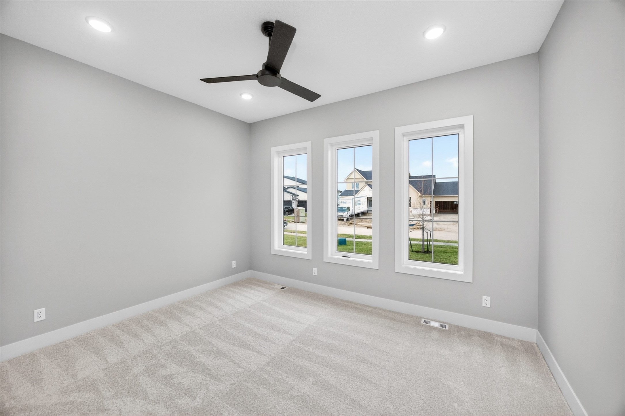Urbandale, Iowa, 50323, United States, 4 Bedrooms Bedrooms, ,5 BathroomsBathrooms,Residential,Active,1945186