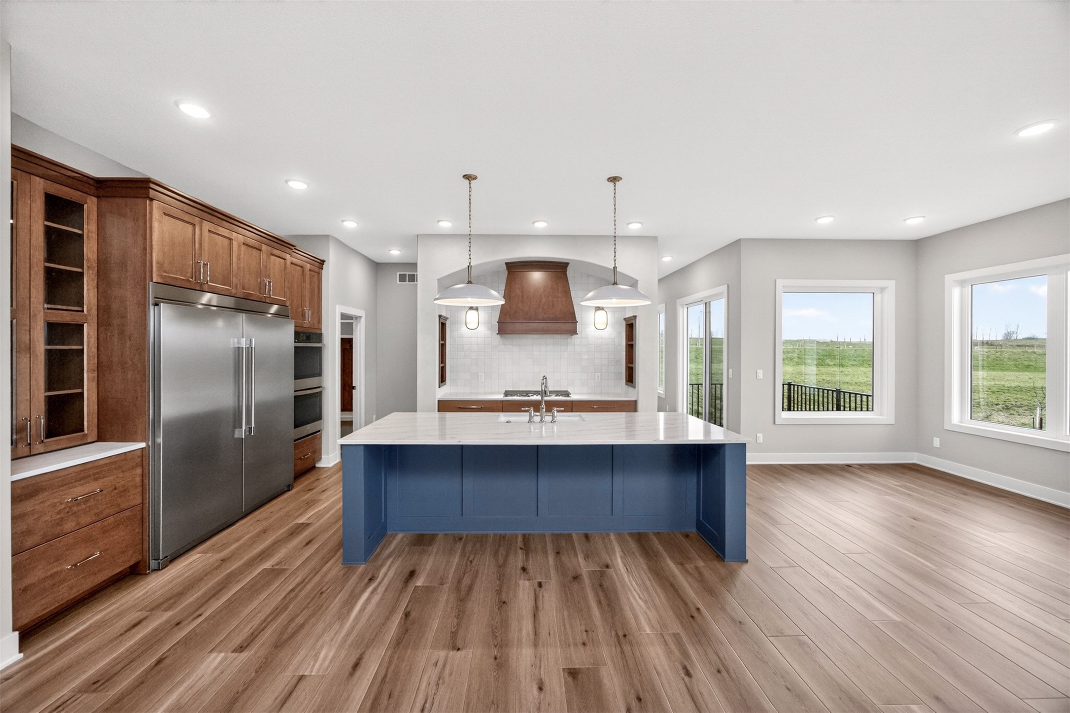 Urbandale, Iowa, 50323, United States, 4 Bedrooms Bedrooms, ,5 BathroomsBathrooms,Residential,Active,1945186