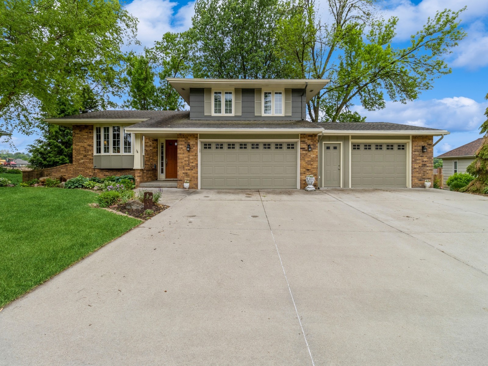 901 Scott Felton Road, Indianola, Iowa image 1