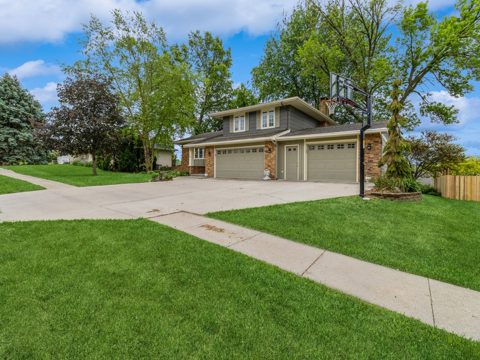 901 Scott Felton Road, Indianola, Iowa image 2