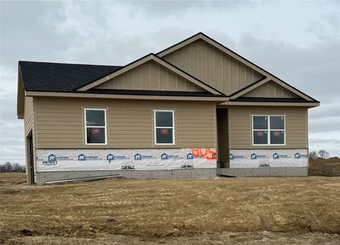 Homes For Sale - 805 E 23rd Street<br/> Jasper County, Newton, IA 50208