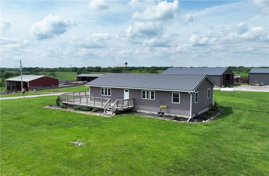 32519 510th Street, Russell, Iowa image 4