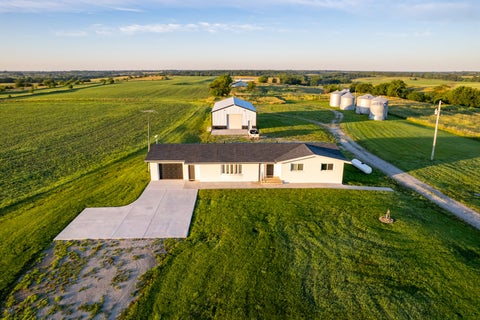 Homes For Sale - 16665 524th Street<br/> Centerville, IA 52544