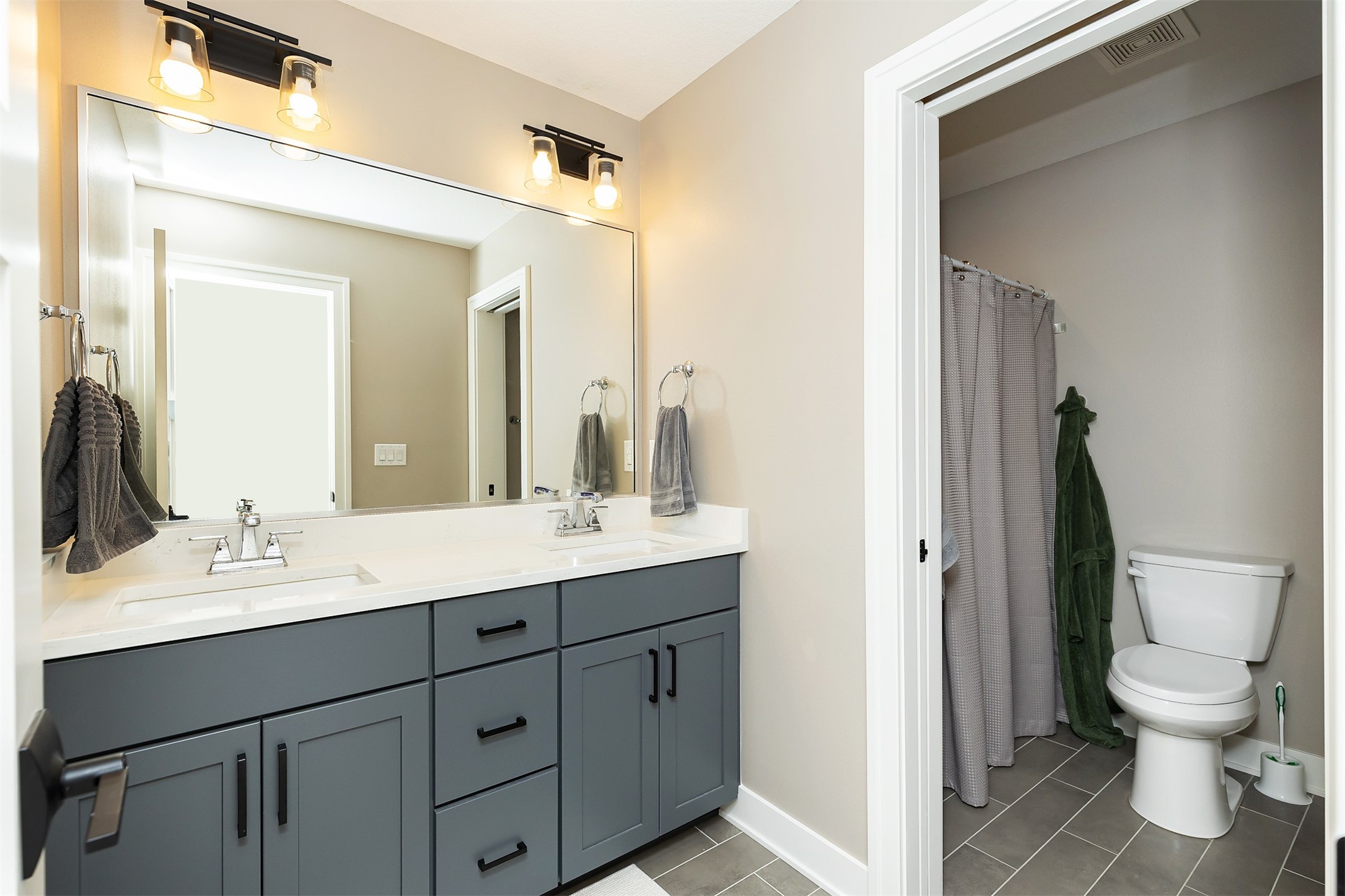 3536 NW 178th Street, Clive, Iowa image 32