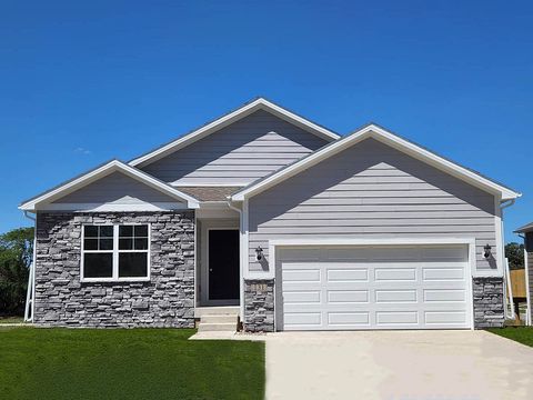 Homes For Sale - 3580 Paradise Lane<br/> Waukee, IA 50263