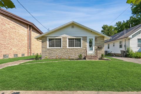 Homes For Sale - 2608 Capitol Avenue<br/> Des Moines, IA 50317