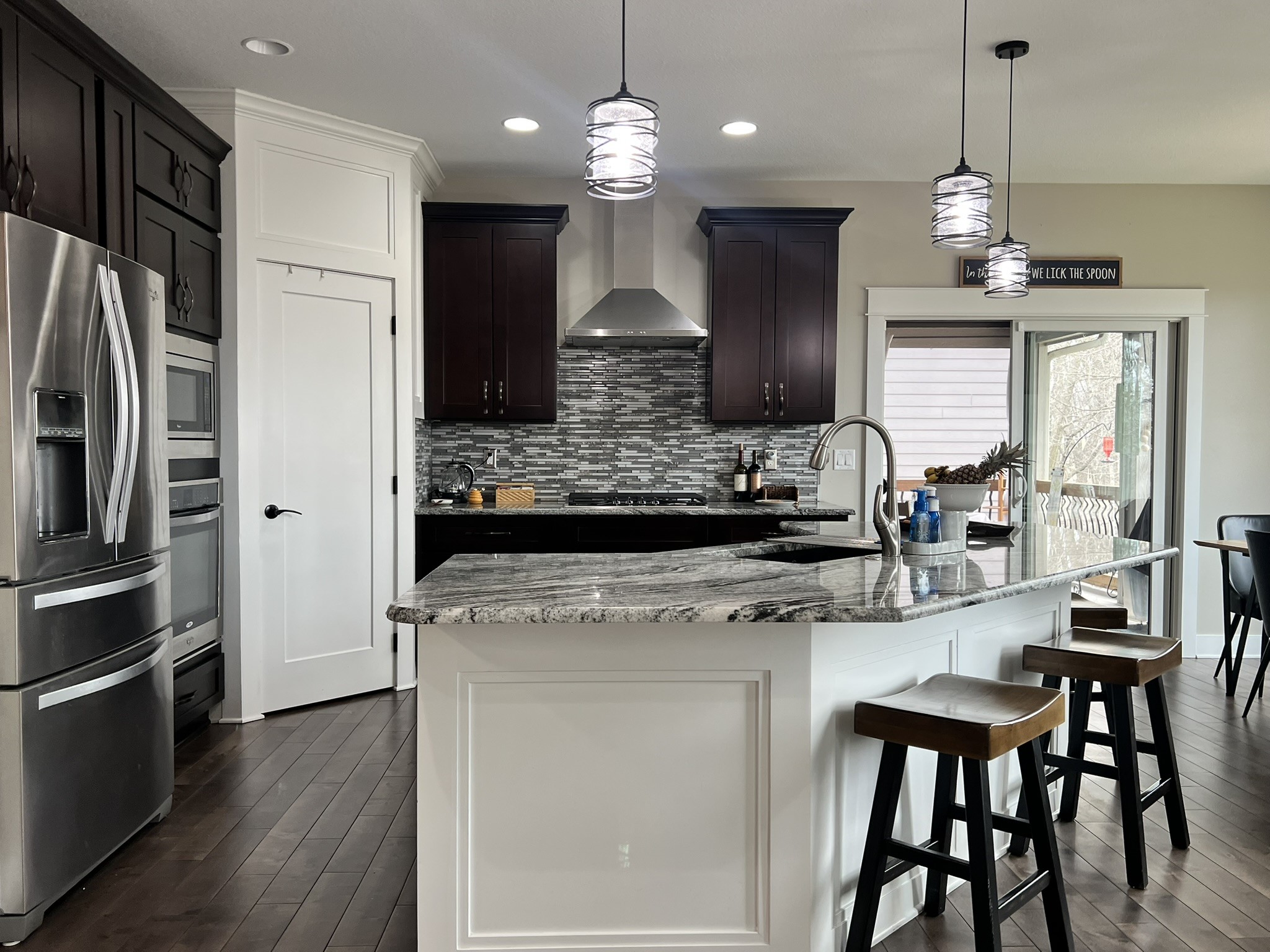 4715 Wisconsin Avenue